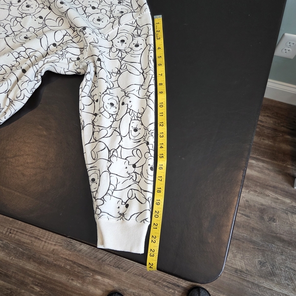 Hybrid Apparel Disney Winnie the Pooh Cream Sweatshirt Size 2X - Picture 8 of 8